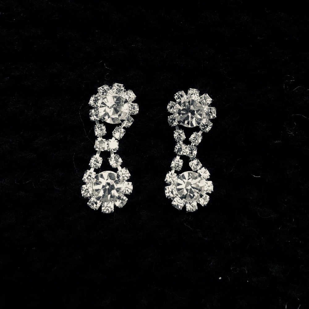 Cubic rhinestones earring